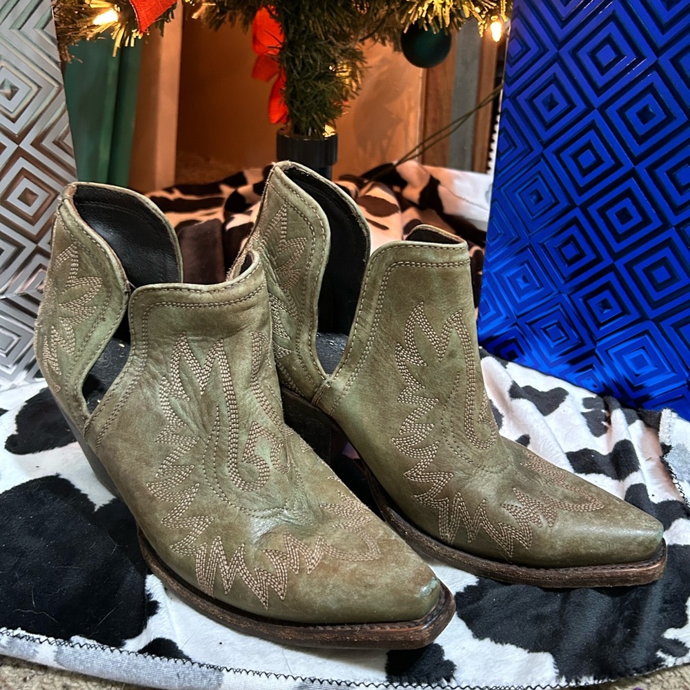 Ariat Dixon Western Ankle Boots - Picture 2 of 3